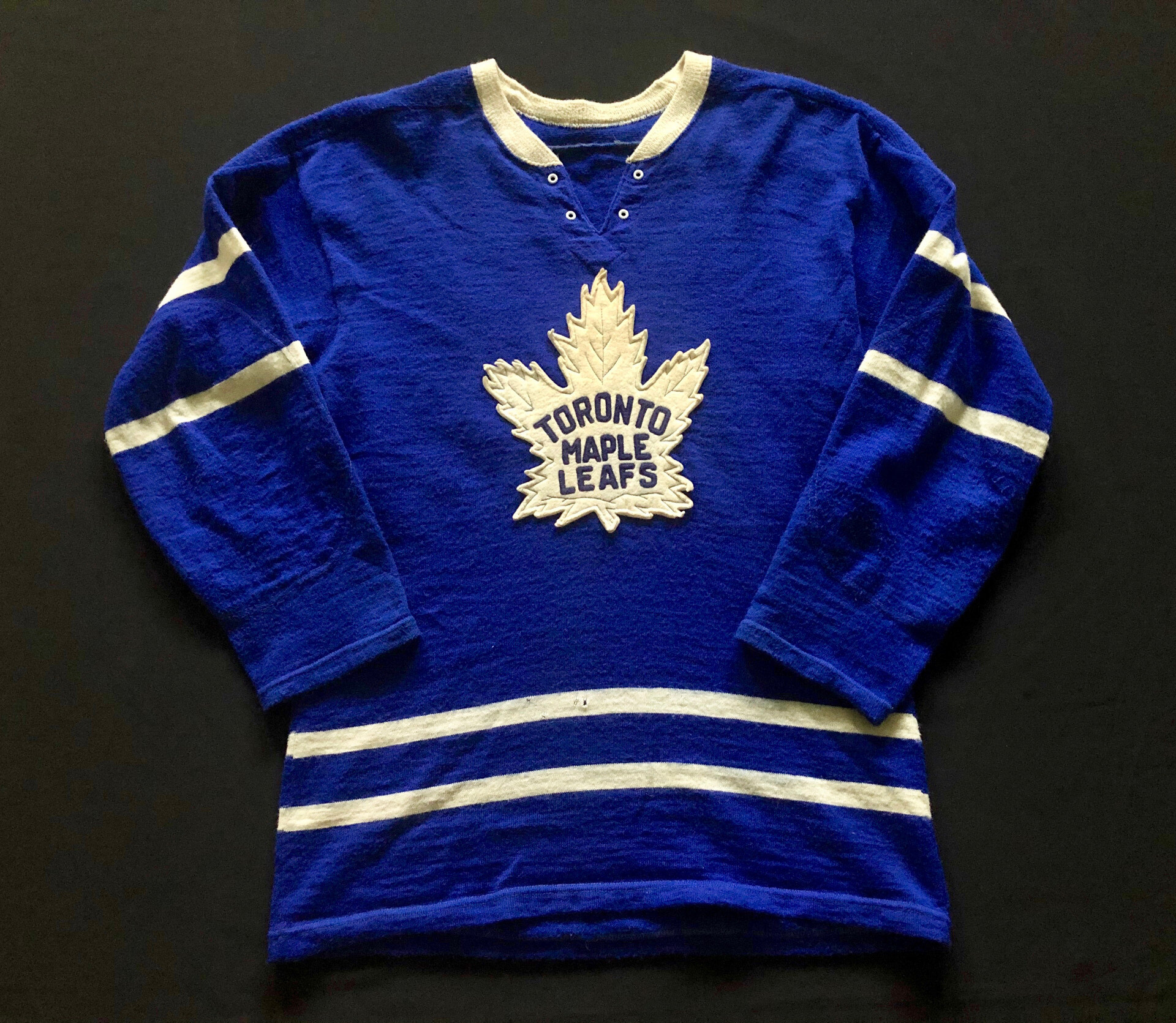 Leafs jersey 52